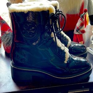 EUC Tory Burch Miller lug sole shearling booties